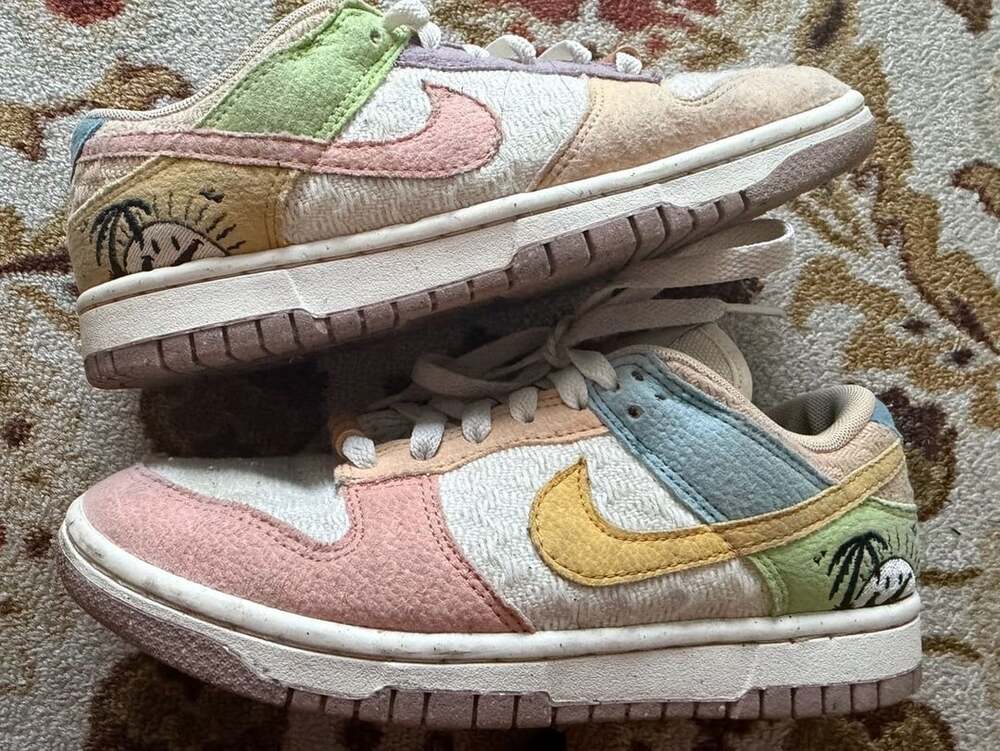 Nike Dunk Low SE Sun Club Size 6.5W Multi-Color